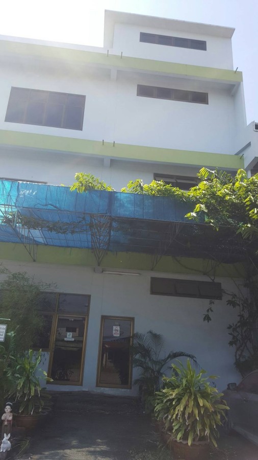 ขายโกดังพร้อมบ้าน  บนพื้นที่ 7 ไร่ ตรงข้ามตลาดนัดโพธิ์ทอง  อยู่ คอกกระบือ สมุทรสาคร