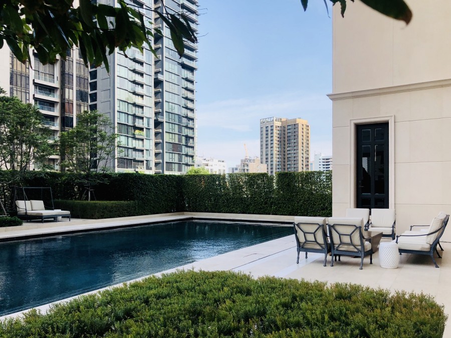 Sell Diplomat Sukhumvit39 Condo Fully Furnished, 150m. from BTS Phrompong    