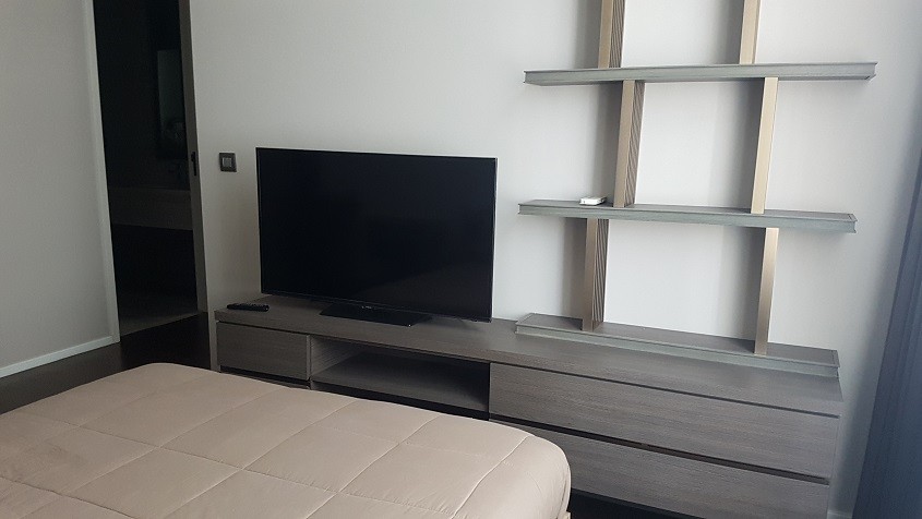 Sell Diplomat Sukhumvit39 Condo Fully Furnished, 150m. from BTS Phrompong    