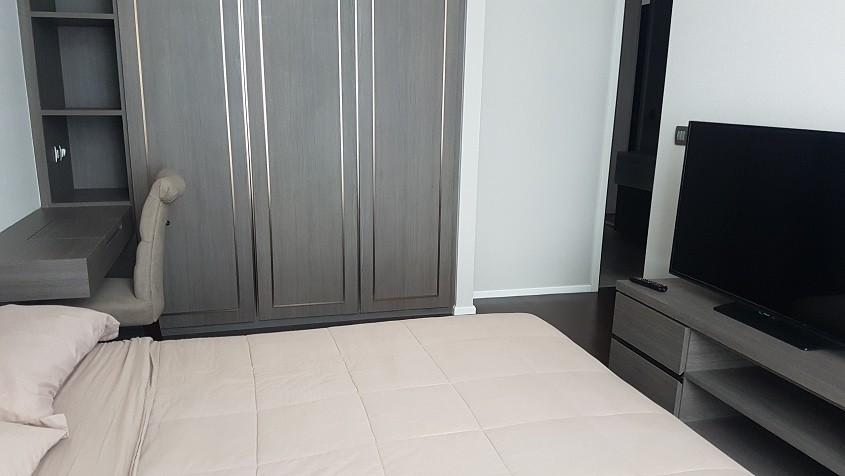 Sell Diplomat Sukhumvit39 Condo Fully Furnished, 150m. from BTS Phrompong    