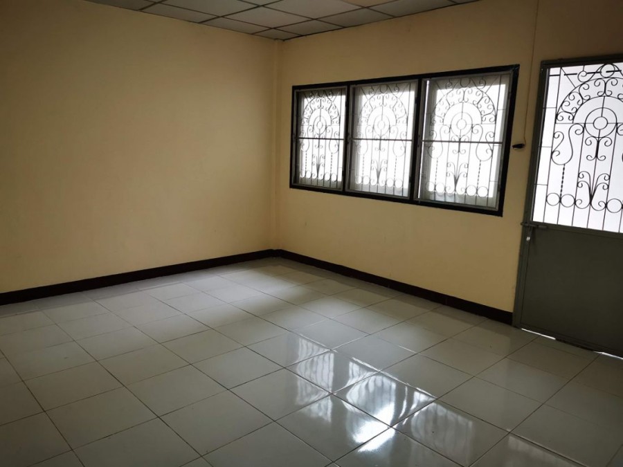 ให้เช่าทาวน์เฮ้าส์ 2 ชั้น ขนาด 36 ตรว. มี 3 ห้องนอน 2ห้องน้ำ ในซอยสุขุมวิท 101 บางจาก ใกล้ BTS ปุณณวิถี 