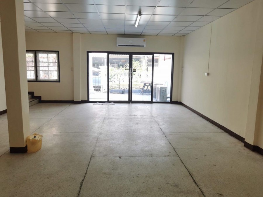 ให้เช่าทาวน์เฮ้าส์ 2 ชั้น ขนาด 36 ตรว. มี 3 ห้องนอน 2ห้องน้ำ ในซอยสุขุมวิท 101 บางจาก ใกล้ BTS ปุณณวิถี 