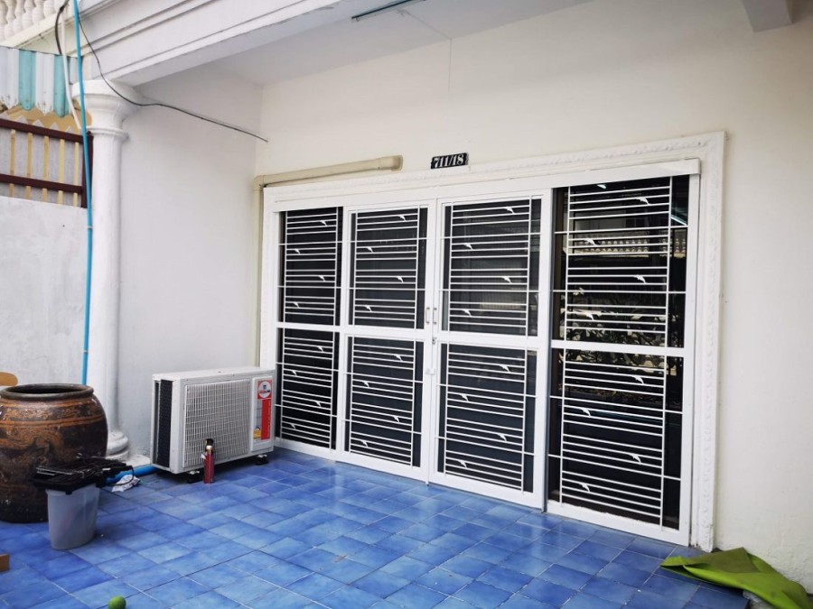 ให้เช่าทาวน์เฮ้าส์ 2 ชั้น ขนาด 36 ตรว. มี 3 ห้องนอน 2ห้องน้ำ ในซอยสุขุมวิท 101 บางจาก ใกล้ BTS ปุณณวิถี 