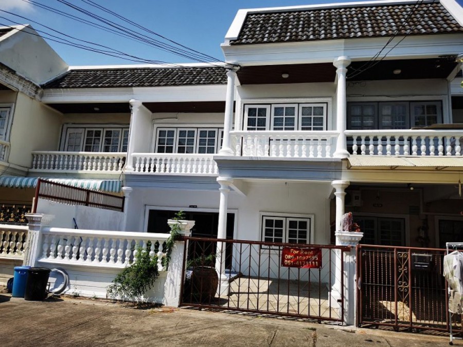 ให้เช่าทาวน์เฮ้าส์ 2 ชั้น ขนาด 36 ตรว. มี 3 ห้องนอน 2ห้องน้ำ ในซอยสุขุมวิท 101 บางจาก ใกล้ BTS ปุณณวิถี 