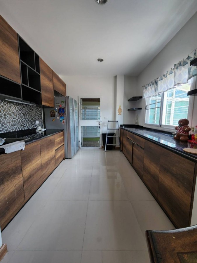 ขายบ้านเดี่ยว 2 ชั้น 126 ตรว. 3ห้องนอน 3 ห้องน้ำ ในหมู่บ้านทัสคาน่า พระยาสุเรนส์ คู้บอน ตกแต่งสวย  