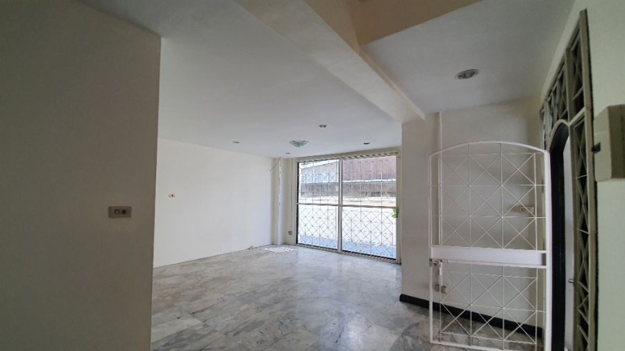 ขายบ้าน 4 ชั้น 49 ตรว. ซอยสุวรรณมณี (ประชาอุทิศ 23)  ใกล้สี่แยกเหม่งจ๋าย และโรงเรียนนานาชาติ KIS International School