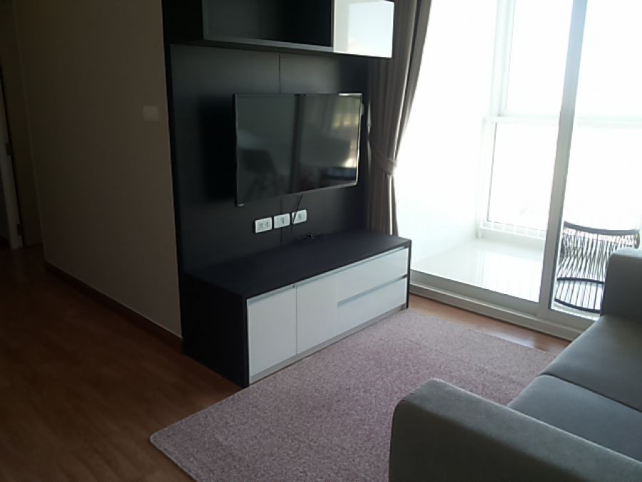 เดอะโคสต์คอนโด ขนาด 2 นอน 1 น้ำ  ตั้งอยู่สี่แยกบางนา วิวไบเทคและรถไฟฟ้า  ตกแต่งสวยพร้อมด้วยเฟอร์นิเจอร์