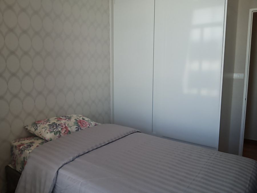 เดอะโคสต์คอนโด ขนาด 2 นอน 1 น้ำ  ตั้งอยู่สี่แยกบางนา วิวไบเทคและรถไฟฟ้า  ตกแต่งสวยพร้อมด้วยเฟอร์นิเจอร์