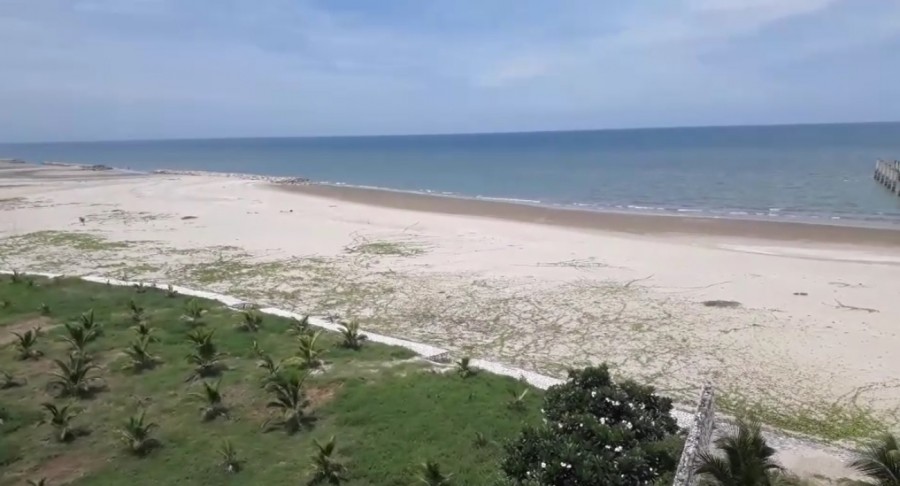 ขายที่ดินติดทะเล 14-2-40 ไร่ ติดกับรีสอร์ทเวลาวิลล่าชะอำ อำเภอบ้านแหลม จังหวัดเพชรบุรี 