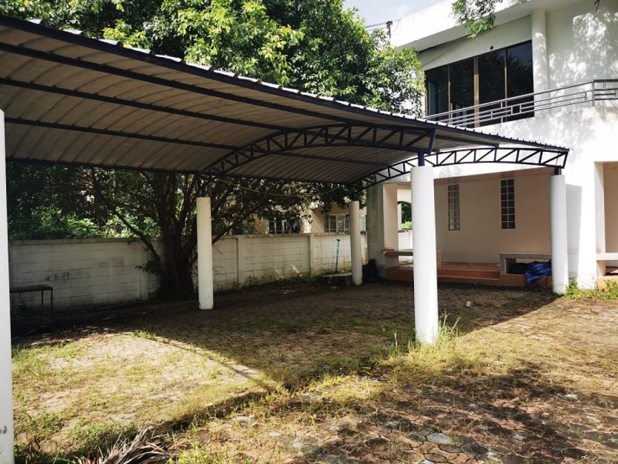 ขายบ้านเดี่ยวบนที่ดิน 422 ตรว. ติดถนน ซ.ทวีวัฒนา-กาญจนาภิเษก 10/2 ปากซอยทางเข้าบ้านสวยริมธาร โครงการ 3-4   