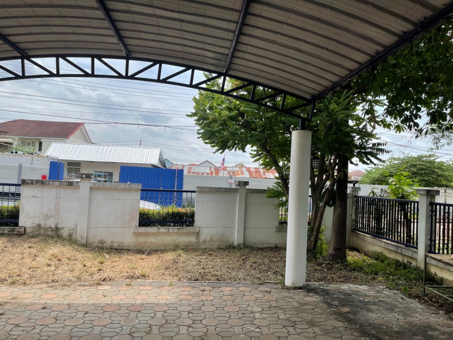 ขายบ้านเดี่ยวบนที่ดิน 422 ตรว. ติดถนน ซ.ทวีวัฒนา-กาญจนาภิเษก 10/2 ปากซอยทางเข้าบ้านสวยริมธาร โครงการ 3-4   