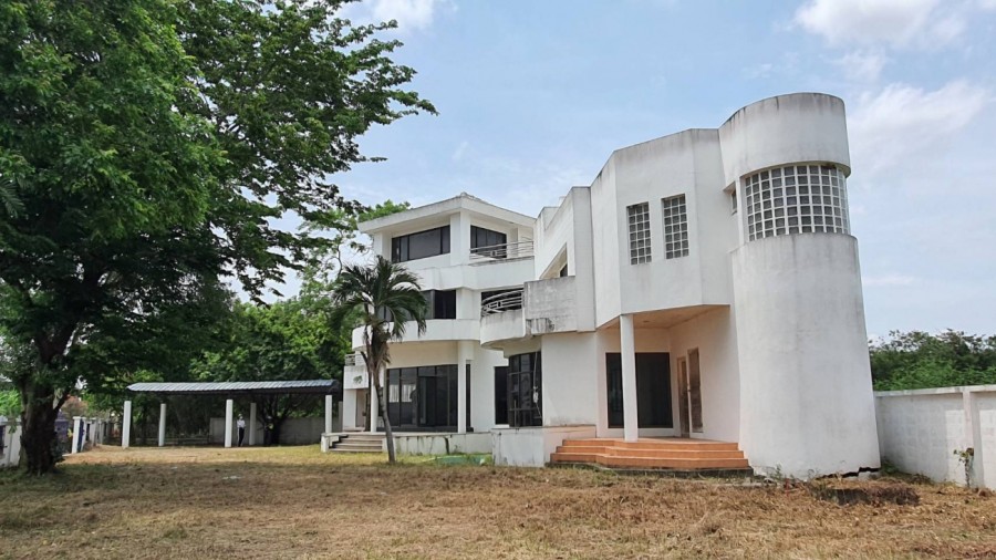 ขายบ้านเดี่ยวบนที่ดิน 422 ตรว. ติดถนน ซ.ทวีวัฒนา-กาญจนาภิเษก 10/2 ปากซอยทางเข้าบ้านสวยริมธาร โครงการ 3-4   