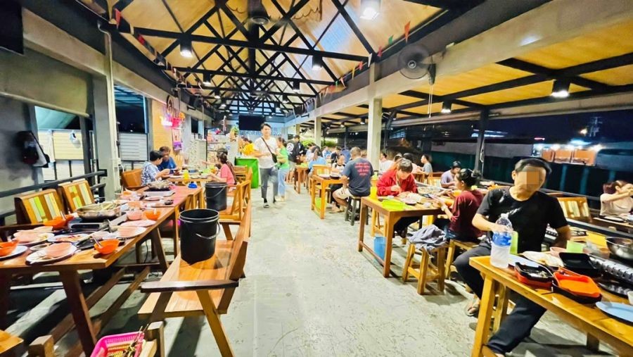 เซ้งร้าน บุฟเฟ่ต์แจ่วฮ้อน บางแสน ชลบรี ก่อนถึงตลาดปลาญี่ปุ่น ถนนข้าวหลามฝั่งขาเข้า รถผ่านเยอะมาก