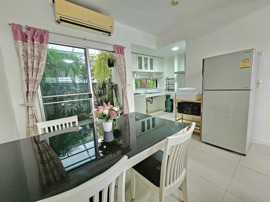 ขายและเช่าทาวน์โฮม 3 ชั้นหมู่บ้าน บ้านใหม่พระรามเก้า-ศรีนครินทร์   เเขวงหัวหมาก เขตบางกระปิ กทม.