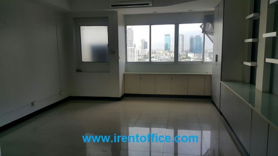 ออฟฟิศให้เช่าสุขุมวิท เอกมัย อาคารคอมโพแม็ค รถไฟฟ้าบีทีเอสสถานีเอกมัย O2,512,59O9,  O84,543,4833 www.irentoffice.com