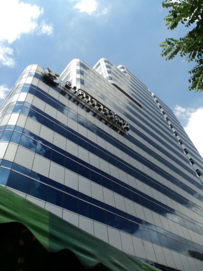 ให้เช่าด่วน! OFfice อาคารวรวัฒน์ 82500 - 1 Bedroom 1 Bathroom ขนาด 1 Square Wah 1 NGAN 1 Rai ใกล้ - ราคาไม่แรง!