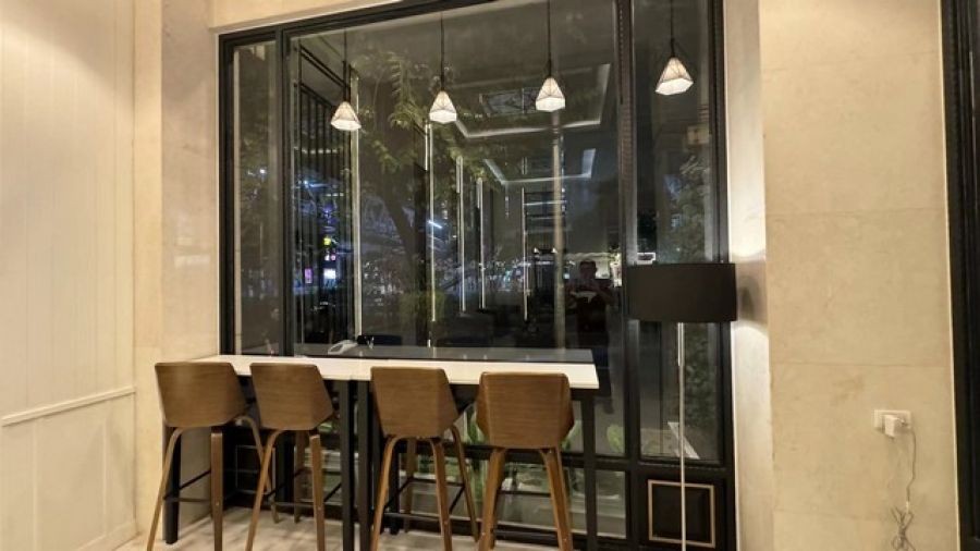 OFfice พื้นที่เชิงพาณิชย์ พระโขนง 1 ตร.ว. 1 นอน 120000 BAHT. ไม่ไกลจาก BTS พระโขนง ลดแบบสุดๆ กรุงเทพ