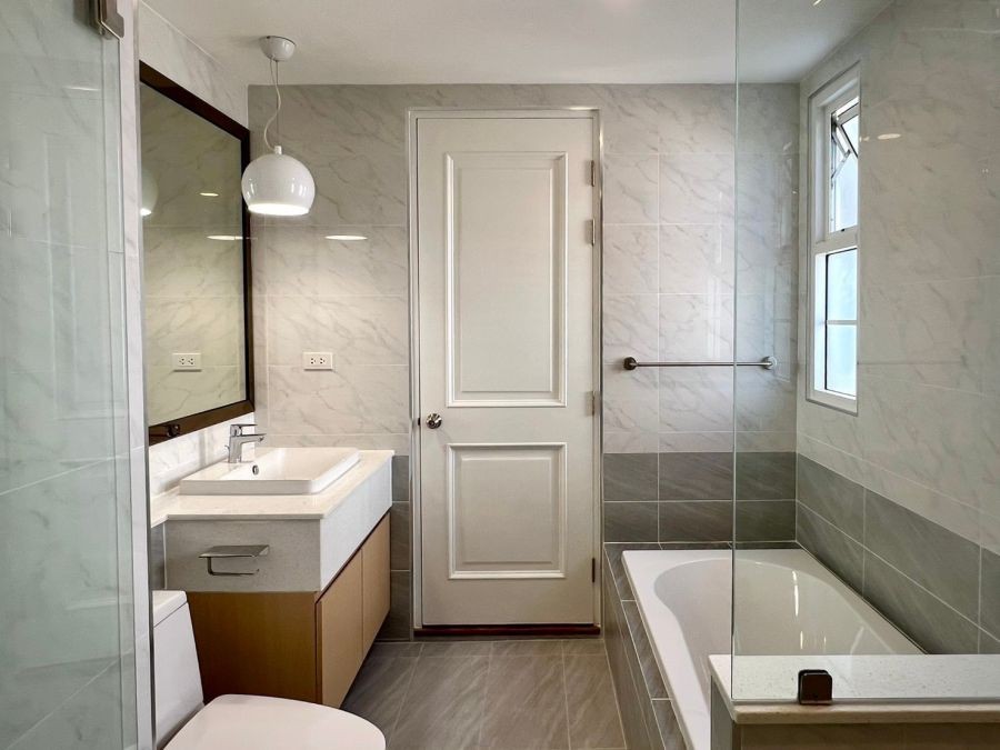 ให้เช่าบ้าน/โฮมออฟฟิศ 4 ชั้น โครงการพลัสพาร์ค อเวนิว ลาซาล-ศรีนครินทร์  ตกแต่งใหม่ สิ่งแวดล้อมดี ใกล้ BTSแบริ่ง และMRTศรีลาซาล