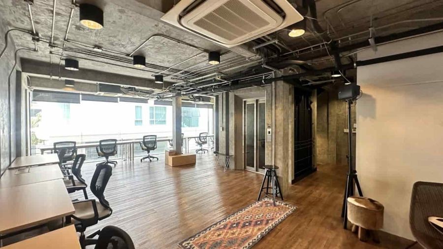 อาคารสวยทันสมัย 5 ชั้น มีลิฟท์ รีโนเวทใหม่ ย่านสีลม ทำเลดี ใจกลางเมืองกรุงเทพ ใกล้ BTS ห้าง ทางด่วนฯ