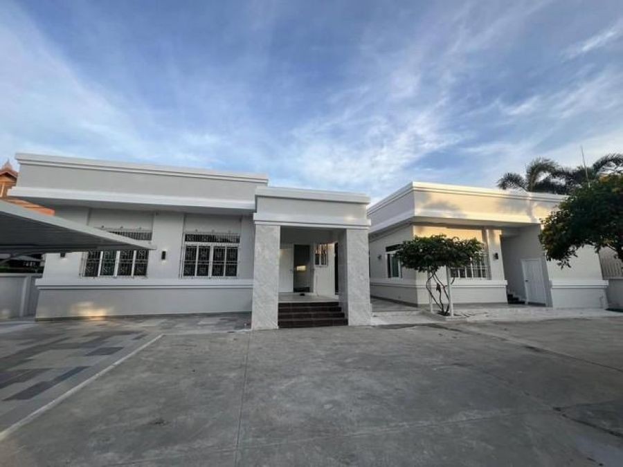 ให้เช่าอาคารชั้นเดียว ถนนศรีนครินทร์ ศรีด่าน 22 มี 7 ห้องนอน 6 ห้องน้ำ 4 living rooms 15 ที่จอดรถ  เหมาะทำออฟฟิศ