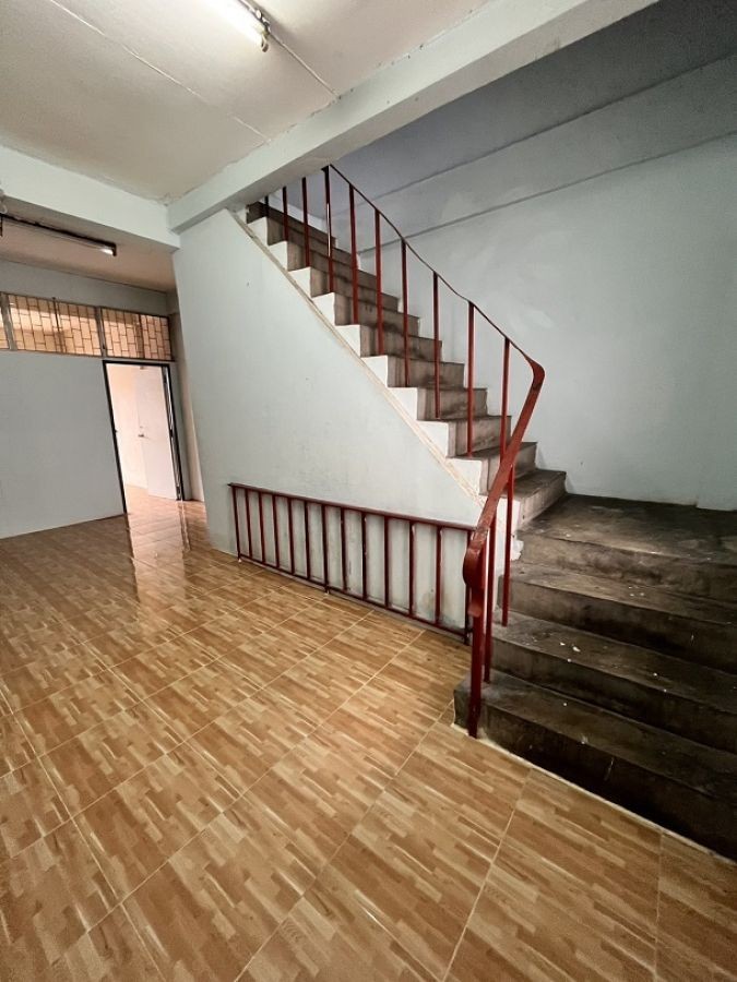 ขายพร้อมผู้เช่าอาคารพานิชย์ 3ชั้น ซอยวัดไผ่เงิน ถนนสาธุประดิษฐ์ 20 เข้าทางซอยจันทร์  43 แยก 26 ใกล้ทางด่วนด่านสาธุประดิษฐ์