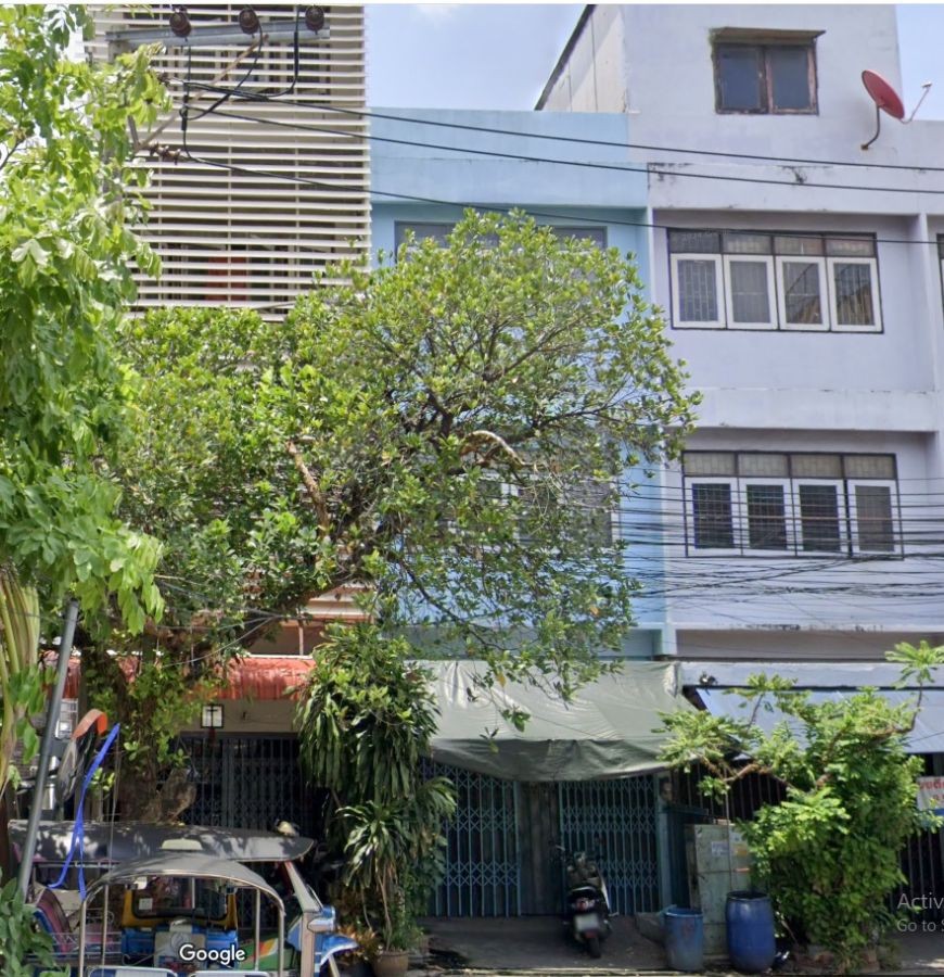 ขายพร้อมผู้เช่าอาคารพานิชย์ 3ชั้น ซอยวัดไผ่เงิน ถนนสาธุประดิษฐ์ 20 เข้าทางซอยจันทร์  43 แยก 26 ใกล้ทางด่วนด่านสาธุประดิษฐ์