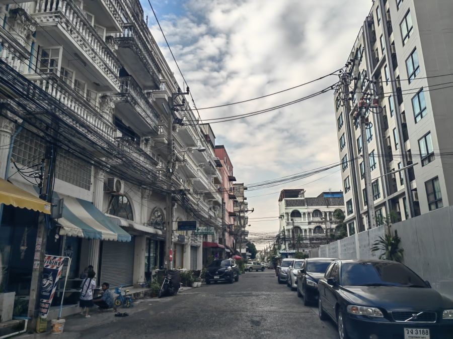 ขายพร้อมผู้เช่าอาคารพานิชย์ 4ชั้นครึ่ง มีดาดฟ้า 4นอน 3น้ำ  ถนนสุขุมวิท 101  ซอยปุณณวิถี 22 ใกล้ BTS ปุณณวิ