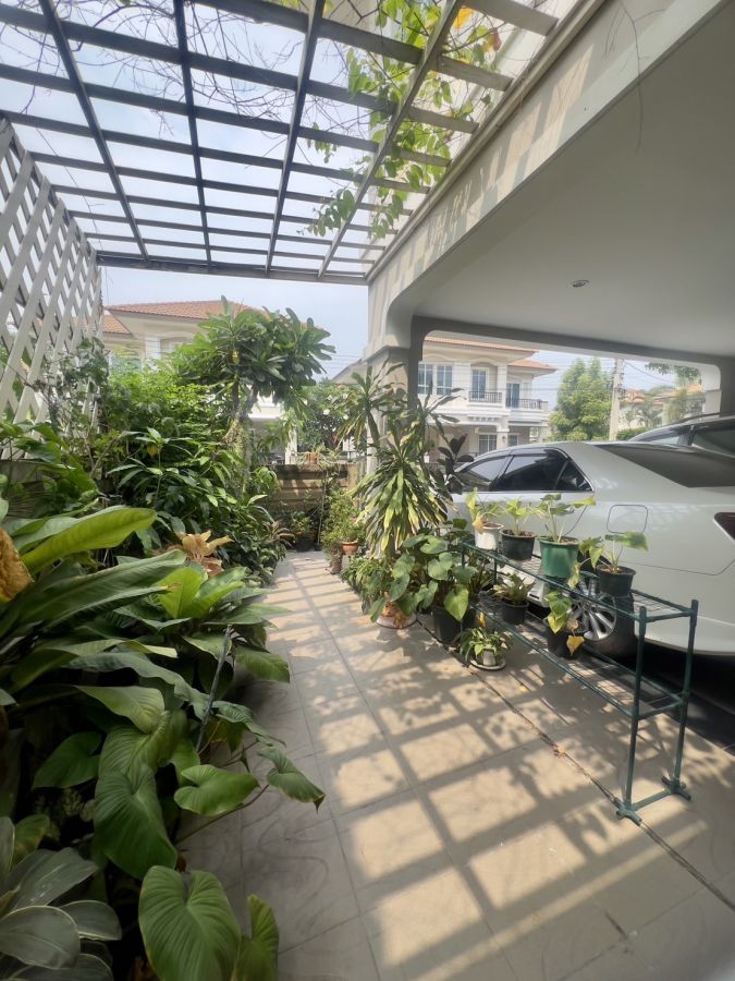 ขายบ้านเดี่ยว 2 ชั้น ในหมู่บ้านภัสสรเพรสทีจ อ่อนนุช-เฉลิมพระเกียรติ ขนาด 64.7 ตร.ว. 3 ห้องนอน 3 ห้องน้ำ  พร้อมเฟอร์นิเจอร์ สิ่งแวดล้อมดี