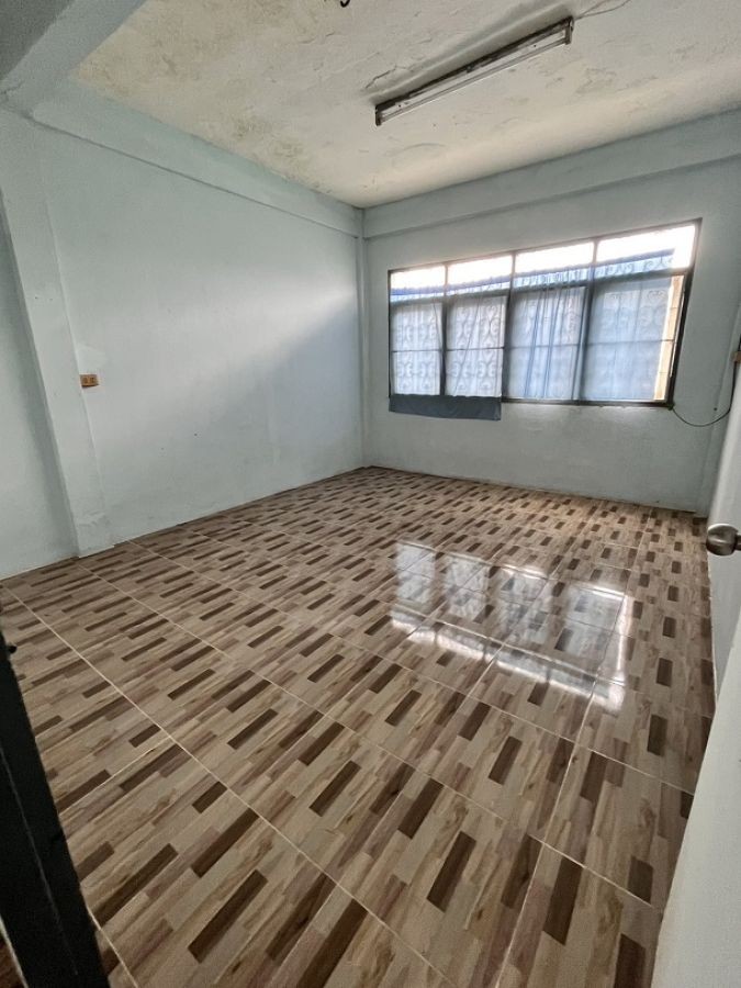 ขายพร้อมผู้เช่าอาคารพานิชย์ 3ชั้น ซอยวัดไผ่เงิน ถนนสาธุประดิษฐ์ 20 เข้าทางซอยจันทร์  43 แยก 26 ใกล้ทางด่วนด่านสาธุประดิษฐ์