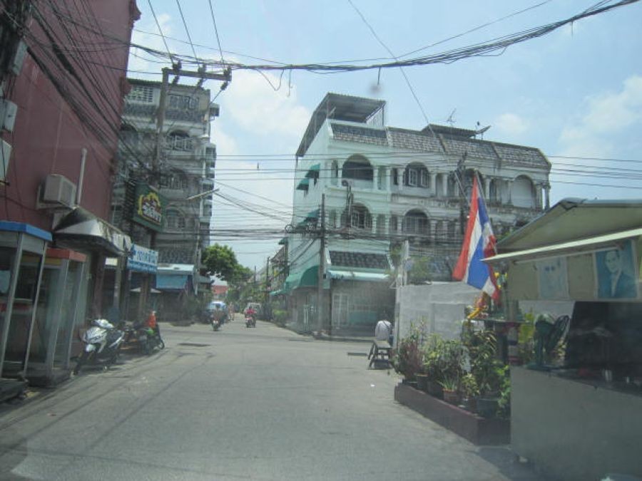 ขายพร้อมผู้เช่าอาคารพานิชย์ 4ชั้นครึ่ง มีดาดฟ้า 4นอน 3น้ำ  ถนนสุขุมวิท 101  ซอยปุณณวิถี 22 ใกล้ BTS ปุณณวิ