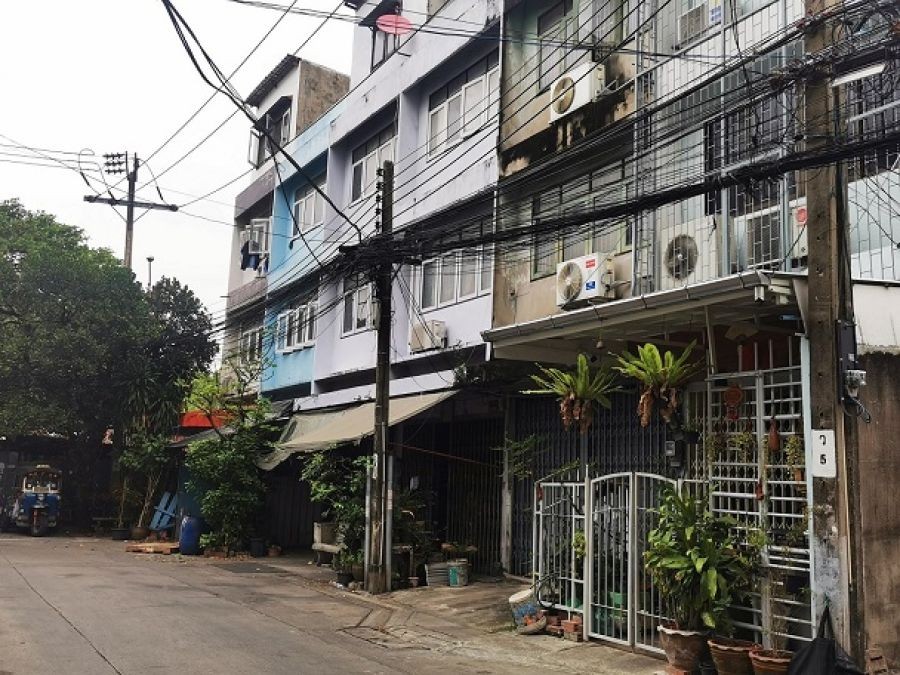 ขายพร้อมผู้เช่าอาคารพานิชย์ 3ชั้น ซอยวัดไผ่เงิน ถนนสาธุประดิษฐ์ 20 เข้าทางซอยจันทร์  43 แยก 26 ใกล้ทางด่วนด่านสาธุประดิษฐ์