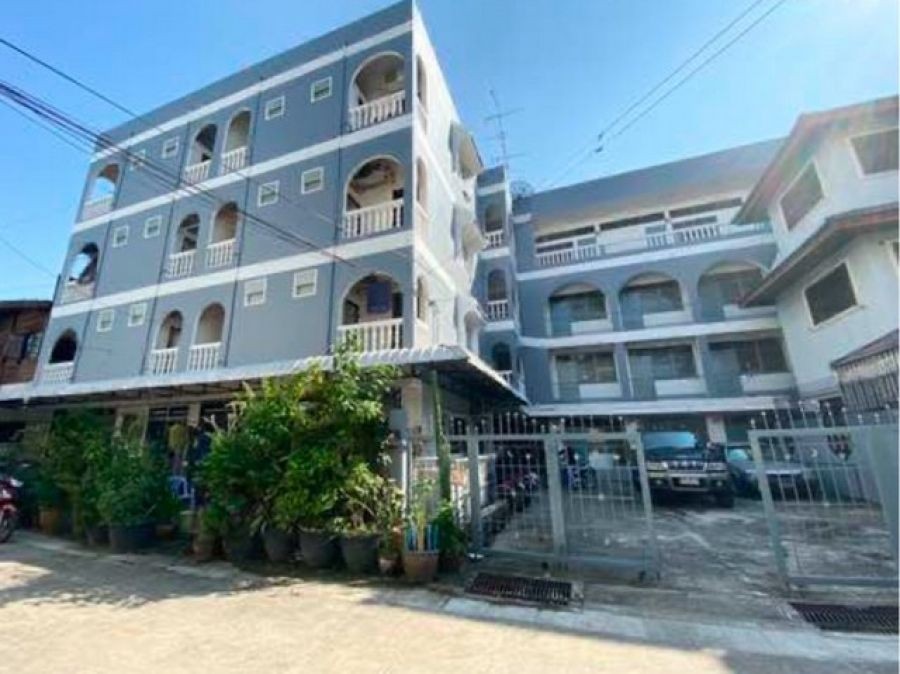 ขาย อพาร์ทเมนท์ 4 ชั้น 55 ห้อง ย่านห้วยขวาง มีที่จอดรถ และบ้านเดี่ยว 3 ชั้นรายได้เดือนละ 200,000++ บาท 169 ตร.ว. เดิน 10 นาทีถึง MRT