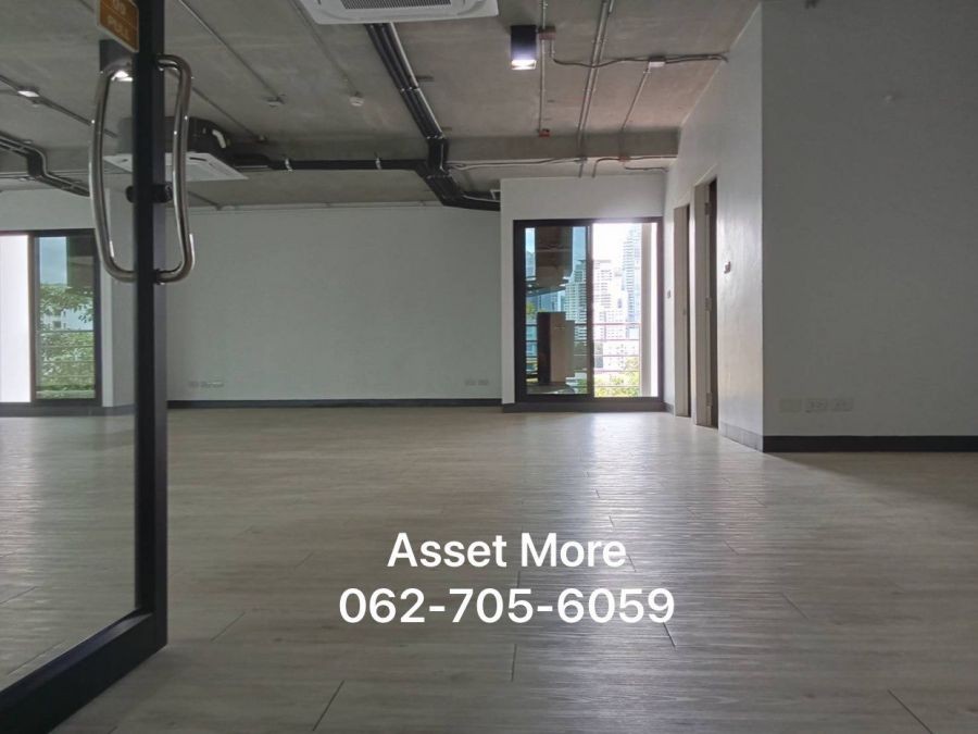 (ให้เช่าด่วน) พื้นที่สำหรับทำออฟฟิศ (ทองหล่อ)  ขนาด137 ตารางเมตร  ใกล้รถไฟฟ้าทองหล่อ เขตวัฒนา