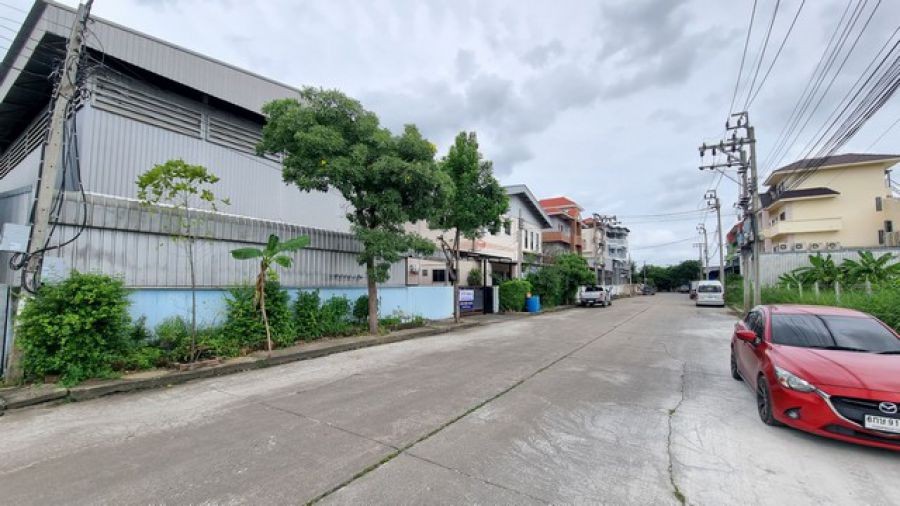 ขาย โรงงาน โกดัง ในอรุณสุนทรี แฟคตอรี่แลนด์ นนทบุรี ที่ดิน 214 วา  ราคา 13 ลบ.