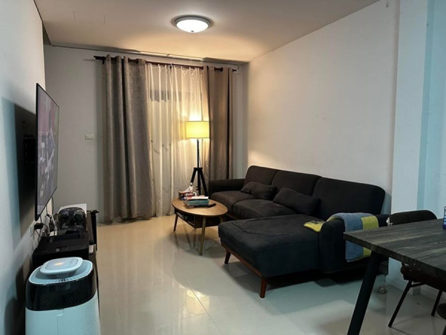 ขาย ทาวน์โฮม 2 ชั้น หมู่บ้านเดอะพาเลต คลองหลวง ปทุมธานี ใกล้ รพ ธรรมศาตสตร์ โทร 0884060050