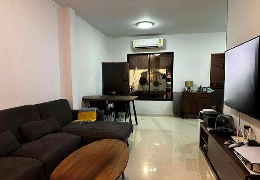 ขาย ทาวน์โฮม 2 ชั้น หมู่บ้านเดอะพาเลต คลองหลวง ปทุมธานี ใกล้ รพ ธรรมศาตสตร์ โทร 0884060050