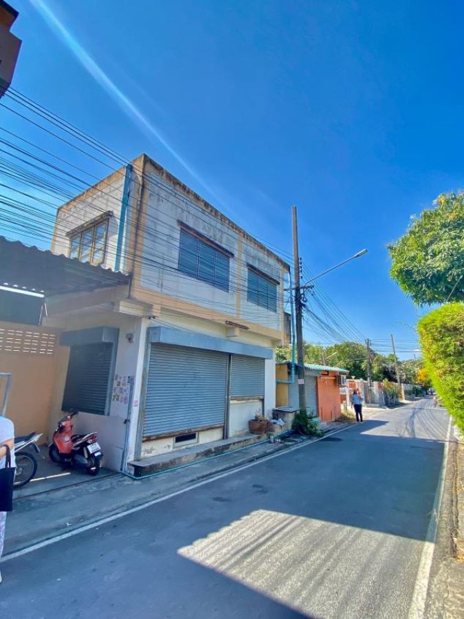 CH1118 ขายอพาร์ทเม้นท์ 2 ชั้น ขนาด 10 ห้องพร้อมร้านค้าและที่อยู่อาศัย ย่านปทุมฯ ปากเกร็ด วัดเทียนถวาย ซ่อมสร้าง