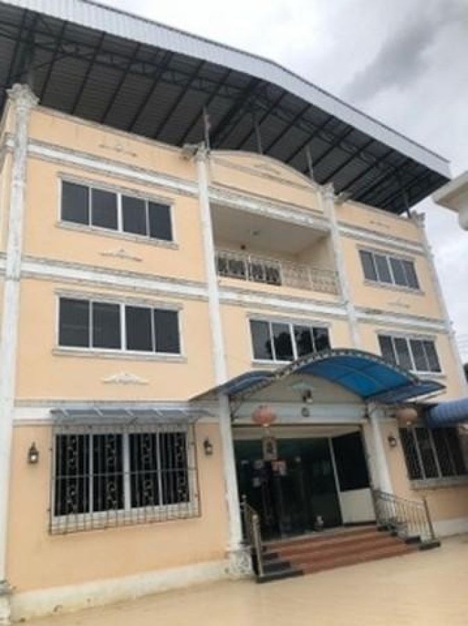 ขายออฟฟิต ซอยเปาอินทร์8 ปากเกร็ด ติดถนนวงแหวนตะวันตก 342 ตร.วา จอดรภได้ 10 คัน พร้อมโกดังและบ้านพักอาศัย 3ชั้น