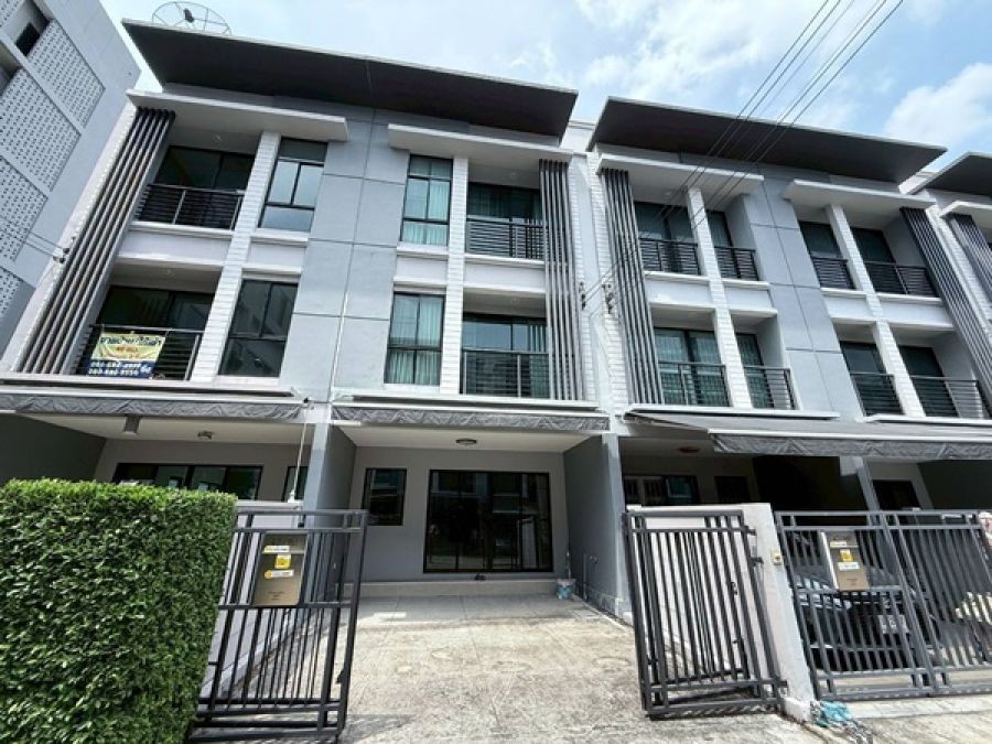 ขายทาวน์โฮม 3 ชั้น บ้านกลางเมือง รัตนาธิเบศร์ ใกล้รถไฟฟ้าสายสีม่วง สภาพใหม่ เจ้าของดูแลดีมาก โทร 091-0601637