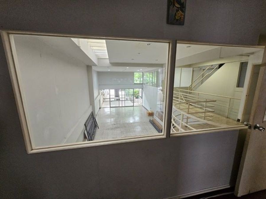 ขายโฮมออฟฟิศ ห้องหัวมุม ซอยถนนปั้น ขนาด 45.4 ตารางวา ใกล้ BTS เซนต์หลุยส์ ลดราคาพิเศษ โทร 061-982-9696