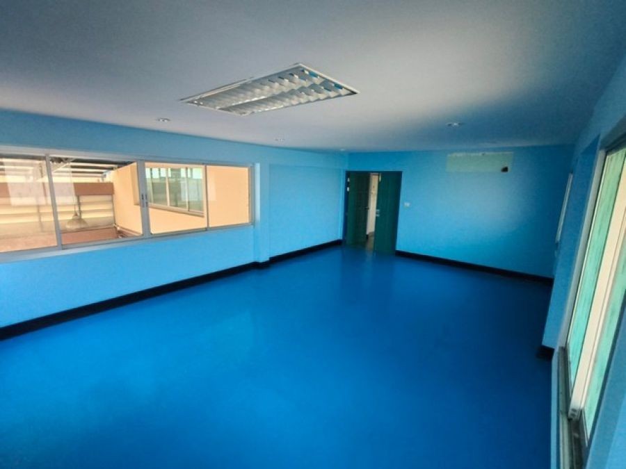 HR2152ขาย / เช่า โกดังพร้อมสำนักงาน พื้นที่ประมาณ 700 ตรม. ย่านมีนบุรี เหมาะทำคลังสินค้า ออฟฟิศ