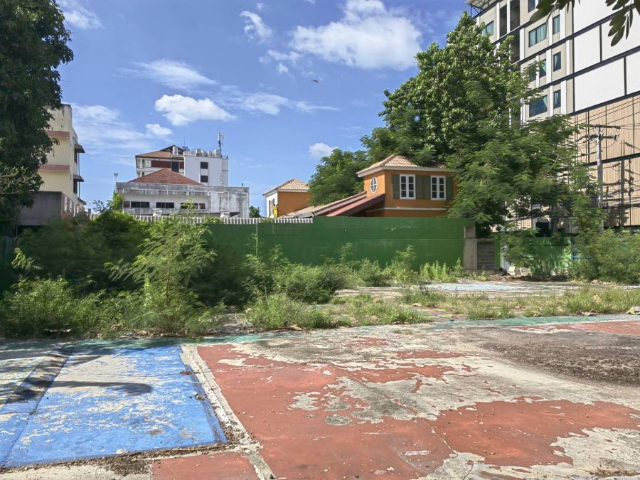 ที่ดิน 168ตรว. ซอยสุภาพงษ์ ถนนศรีนครินทร์ 40-42 ตรงข้ามซีคอนสแควร์  ใกล้ MRT สวนหลวง ร.9