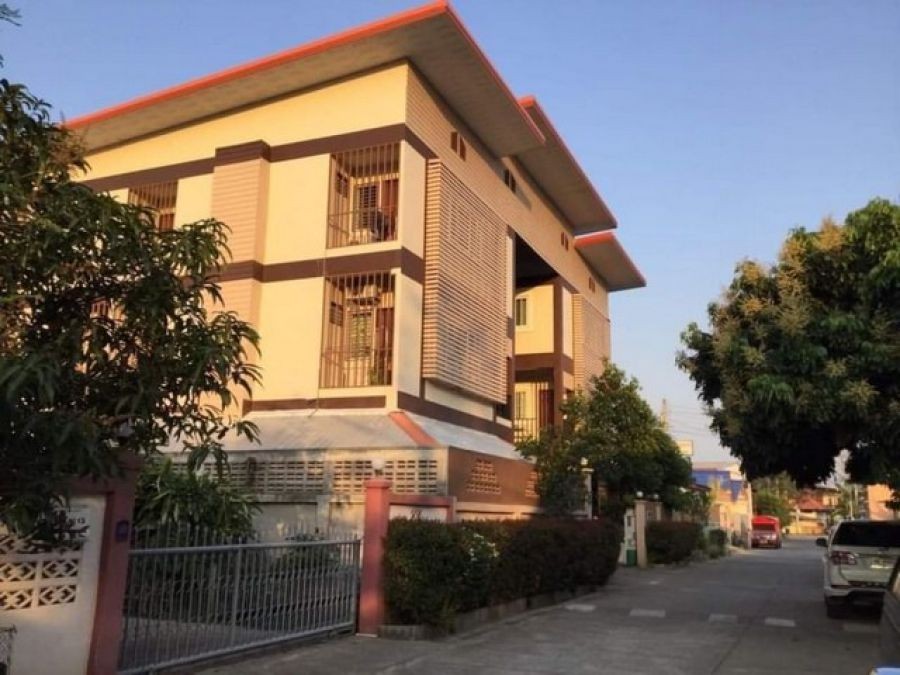 ขายด่วน อพาร์ทเม้นท์ สภาพดีเยี่ยม ทำเลดี  โซนป่าแดด