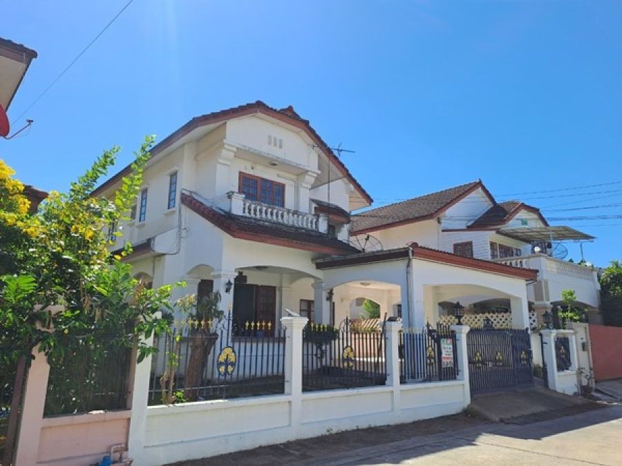 ขายบ้านเดี่ยว 70 ตารางวา หมู่บ้านเบญจรงค์ ซอยรามคำแหง178 ใกล้ โรงพยาบาลนวมินทร์ 9 โรงพยาบาลนพรัตนราชธานี มหาวิทยาลัยเกษมบัณฑิต วิทยาเขต ร่มเกล้า โทร 081-4012278