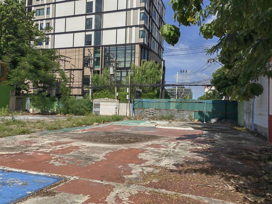 ที่ดิน 168ตรว. ซอยสุภาพงษ์ ถนนศรีนครินทร์ 40-42 ตรงข้ามซีคอนสแควร์  ใกล้ MRT สวนหลวง ร.9