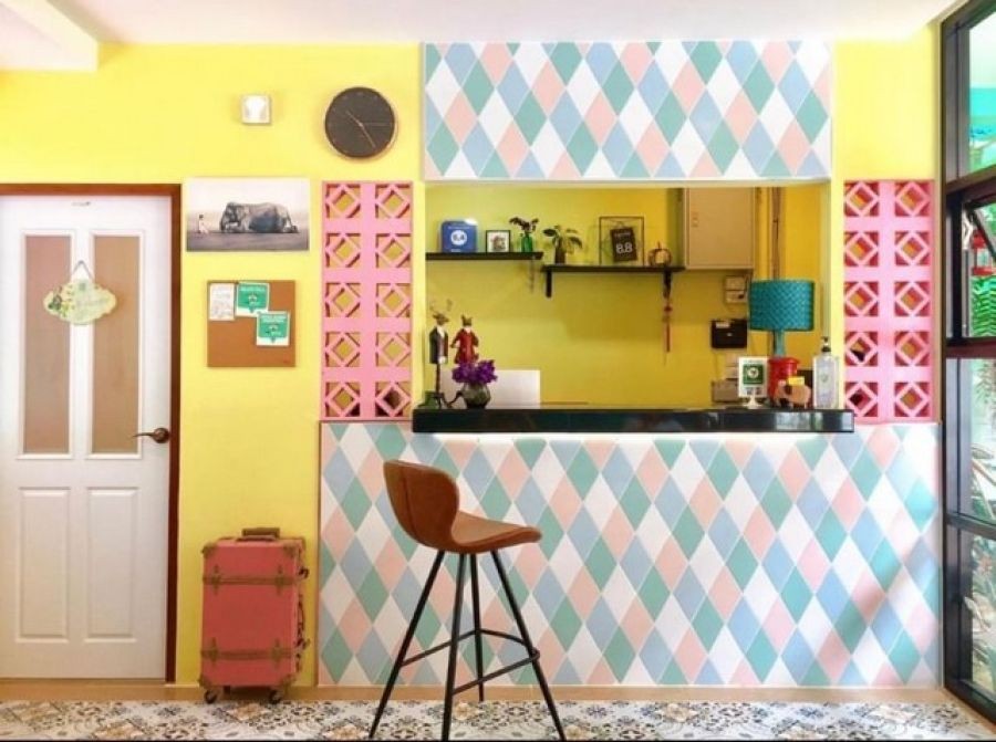 เกสต์เฮ้าส์ 3 ชั้น ตกแต่งสวย ย่านธุรกิจ นักท่องเที่ยวเยอะ โซนสันติธรรม