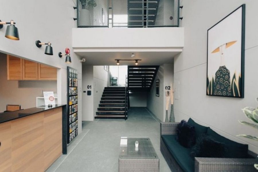 อพาร์ทเม้นท์ 3 ชั้น บนถนนท่าแพ ใจกลางเมือง ย่านนักท่องเที่ยว