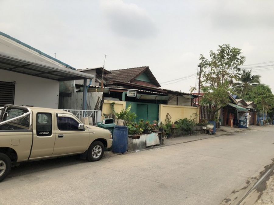 ส่งท้ายปีด้วยทรัพย์ดีดีซื้อเก็บ ที่ดินอ.เมือง จ.ปทุม  60 วา  9ห้องชั้นเดียว  พร้อมให้เช่าอยู่ แถว ม.รังสิต อ.เมือง ปทุม 2.8ลบ. 60วา