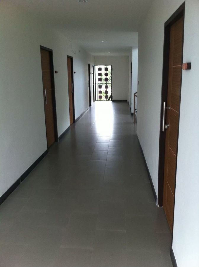 ขายด่วน 13.5 ล้าน หอพัก 4 ชั้น 94 ตรว. หนองป่าครั่ง 26 ห้อง ผู้เช่าเต็มทุกห้อง ทำเลดี ห้องใหญ่ ตึกสวย รีโนเวทใหม่ เฟอร์นิเจอร์ครบ