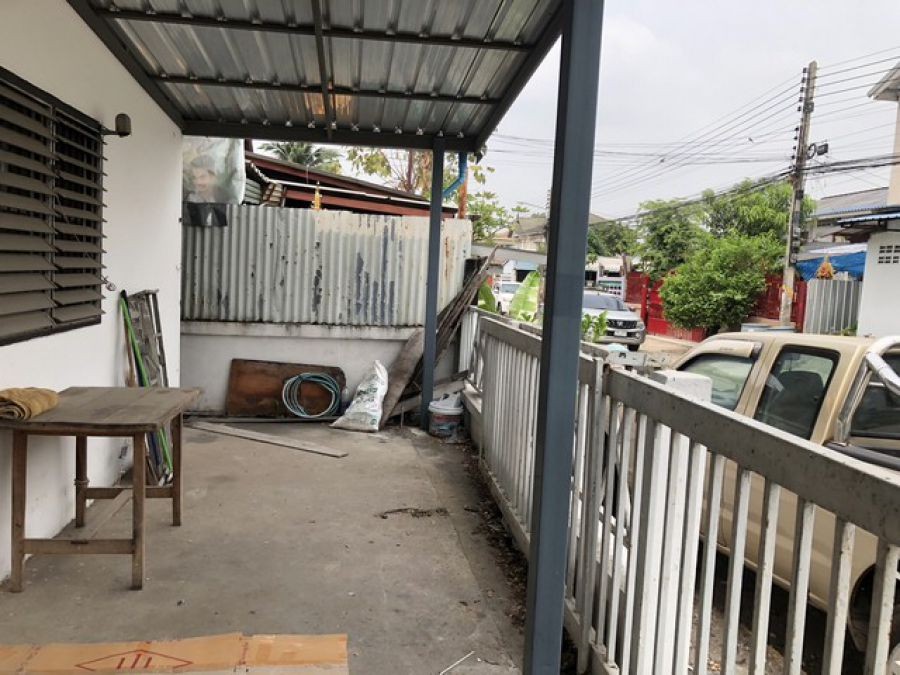 ลมหนาวพาซื้อทรัพย์ดีมีคุณค่า ที่ดินอ.เมือง จ.ปทุม  60 วา  9ห้องชั้นเดียว  พร้อมให้เช่าอยู่ แถว ม.รังสิต อ.เมือง ปทุม 2.8ลบ. 60วา